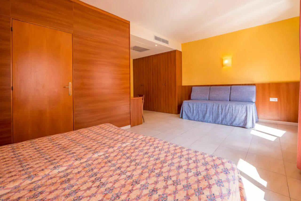 פינדה דה מר Hotel Checkin Montpalau מראה חיצוני תמונה