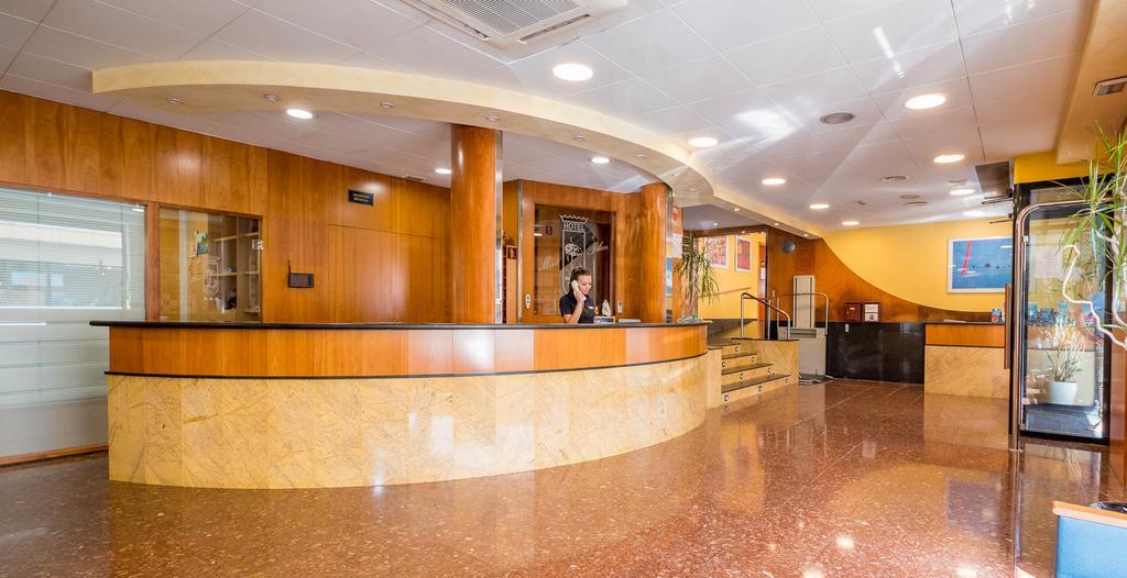 פינדה דה מר Hotel Checkin Montpalau מראה חיצוני תמונה
