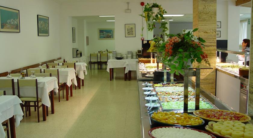 פינדה דה מר Hotel Checkin Montpalau מראה חיצוני תמונה